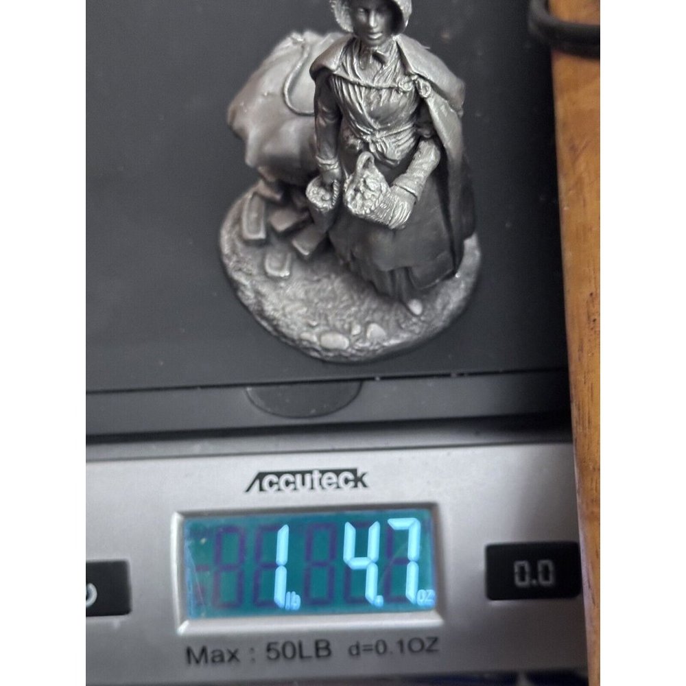 The Strawberry Girl Franklin Mint 1977 Pewter Figurine - Picture 5 of 9